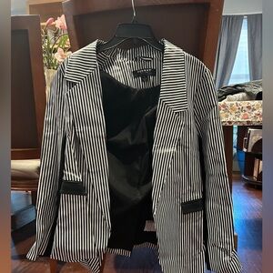 Runway New York NWT Blazer Size Small